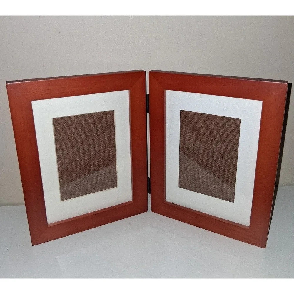 Vintage Hinged Double Picture Frame Wood Folding 5x7 or 4.5 x 3 Photo